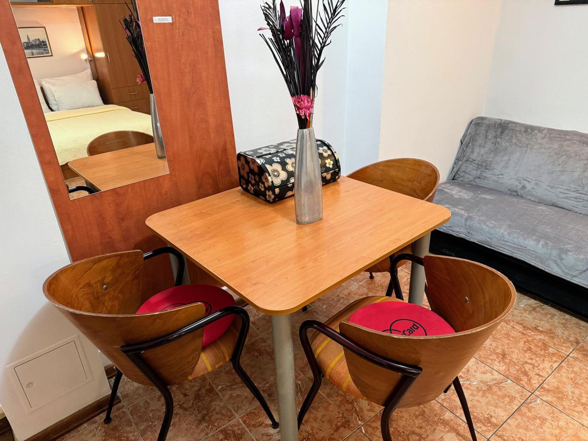 Grgur Studio Apartments سبليت المظهر الخارجي الصورة